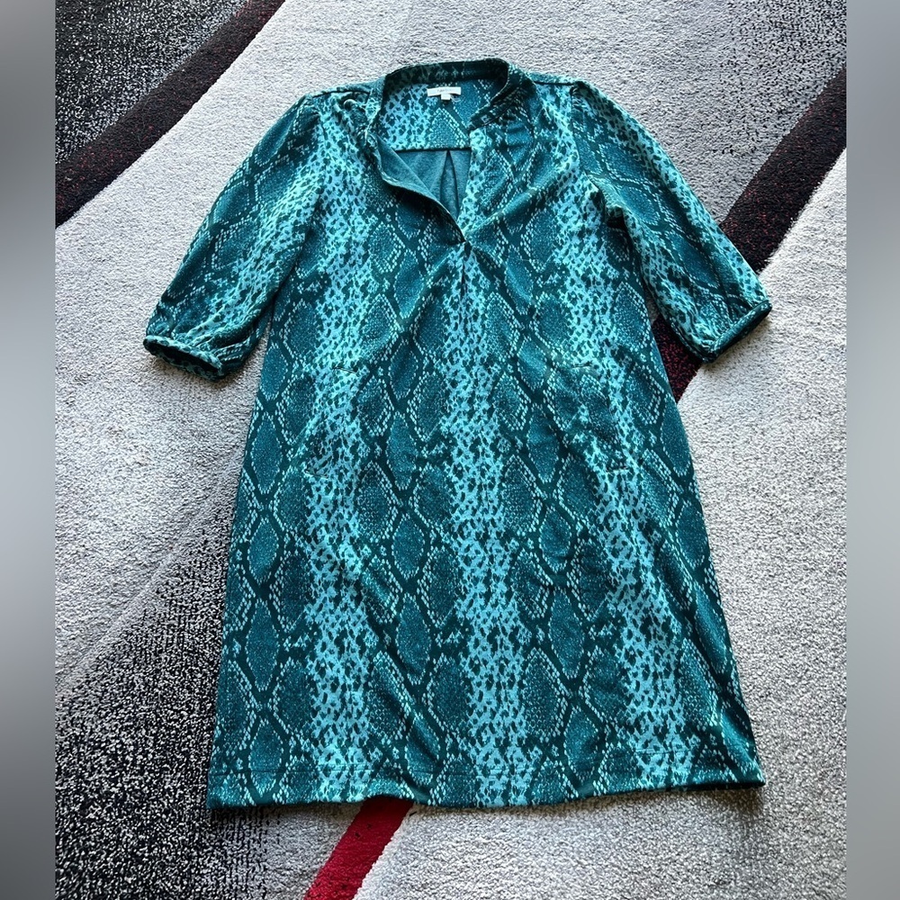 Tyler Boe Green Snake Print V Neck Shift Dress